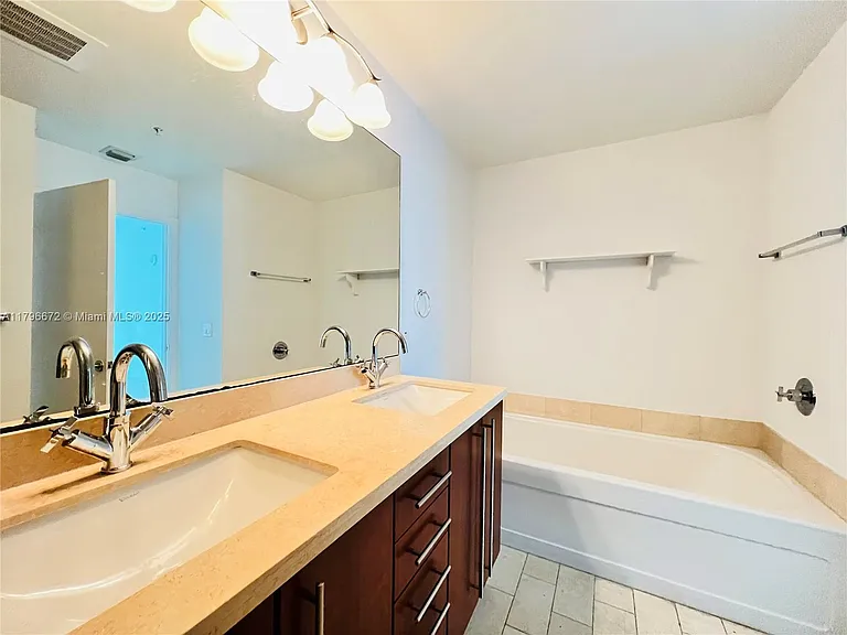 1111 SW 1st Ave #1216 — Photo 19