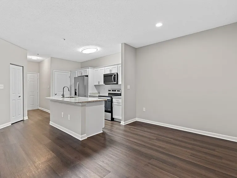 Upgraded kitchens with Kitchen Island*