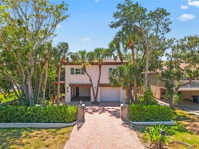4002 6th Ave, Holmes Beach, FL, 34217