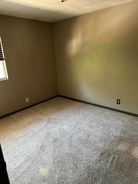 2nd image of 205 Fairlane Dr APT 6