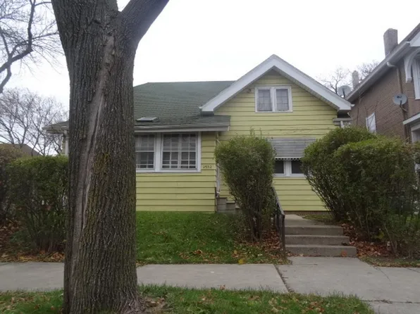2932 W Juneau Ave, Milwaukee, WI 53208