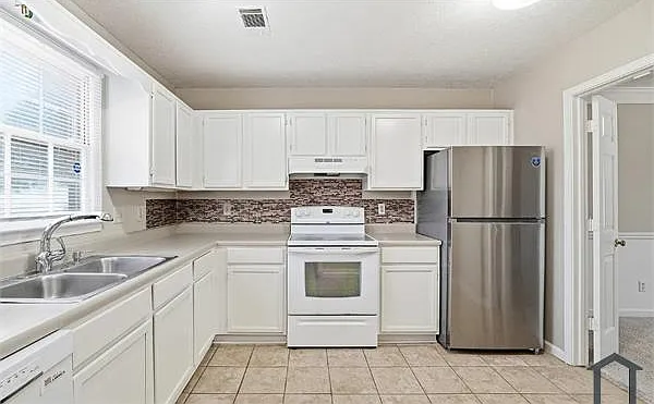 2 bed, $1,799 — Photo 3