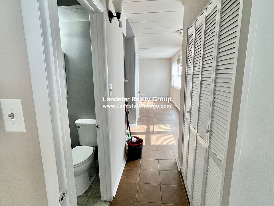 1st image of 9620 Ivanhoe Ave #11