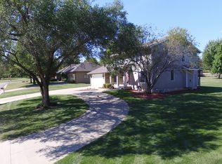 7630 SW Oxfordshire Rd, Topeka, KS 66614