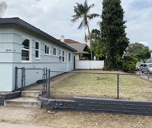 4th image of 4544 Haines St