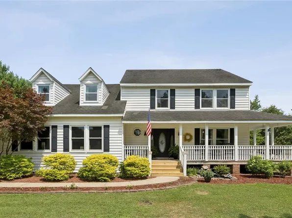 3820 Mockingbird Ln, Suffolk, VA 23434