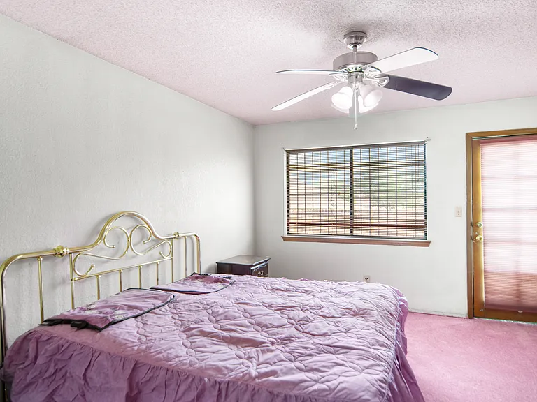 1300 James Kelley Dr — Photo 20