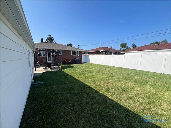 5th image of 2359 Lehman Ave