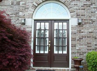 9745 Hunts Pointe Dr, Johns Creek, GA 30022