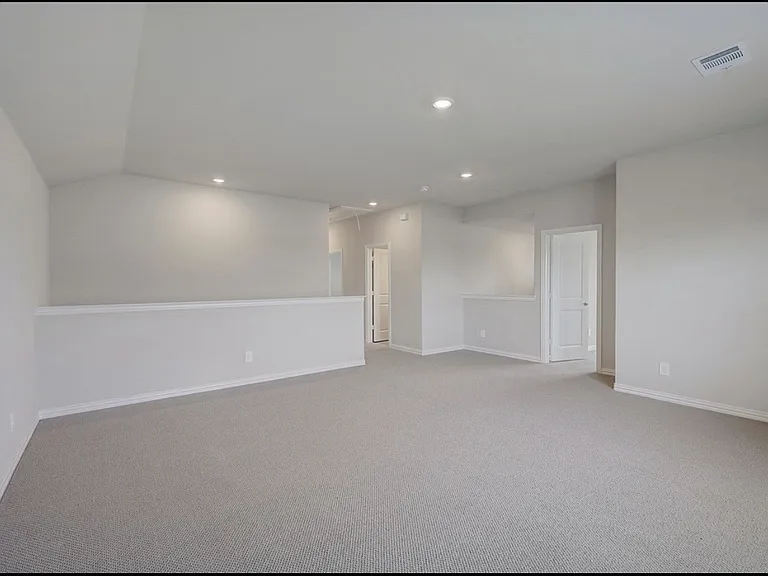 410 Stagg St — Photo 13