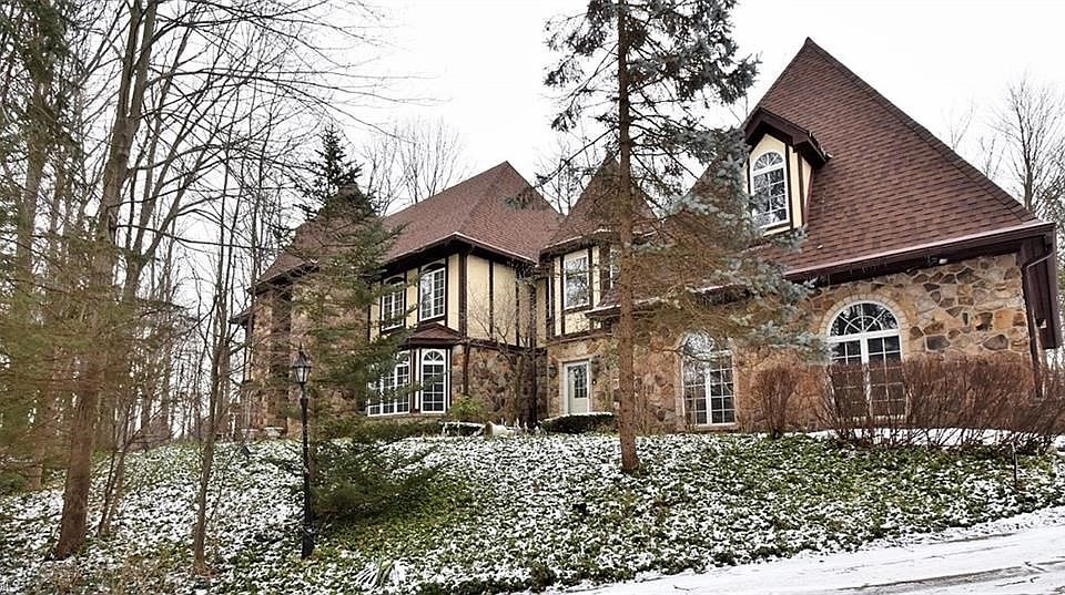 1st image of 124 Pheasant Ln
