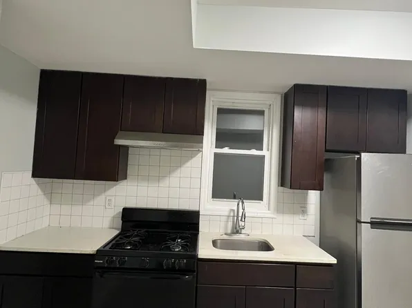 221 N 15th St #2, East Orange, NJ 07017