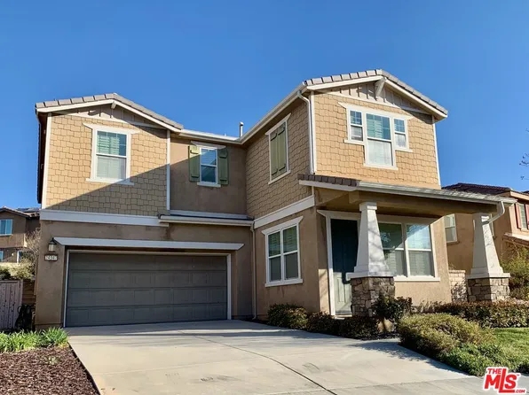 24347 La Montura Dr, Santa Clarita, CA 91354