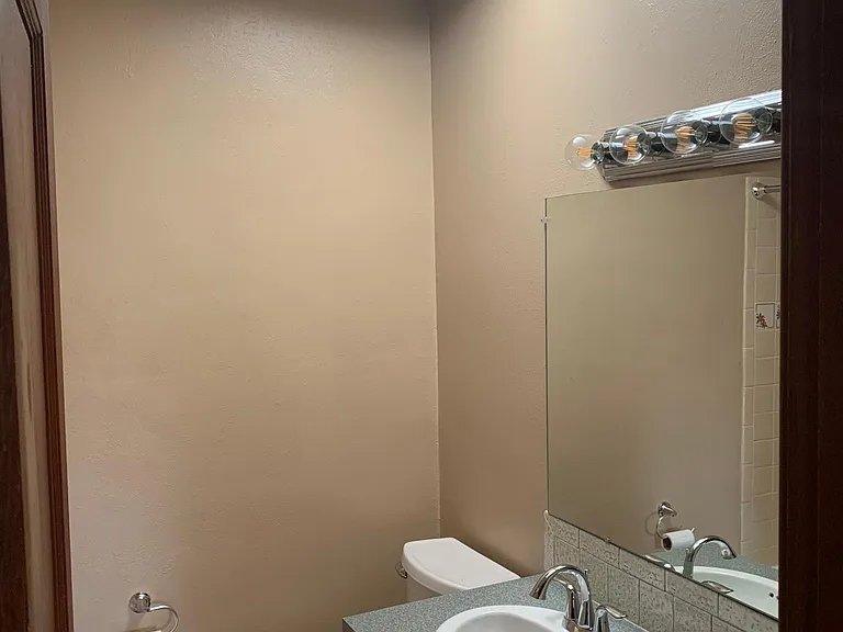 2616 N Irving St — Photo 5