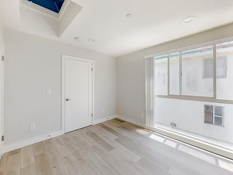 953 1/2 N Mariposa Ave #1/2 — Photo 19