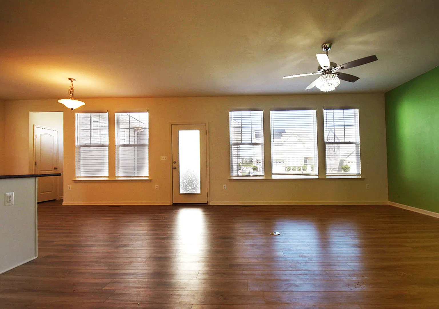 4 bed, 3.5 bath, 2476 sqft, $3,500 — Photo 4