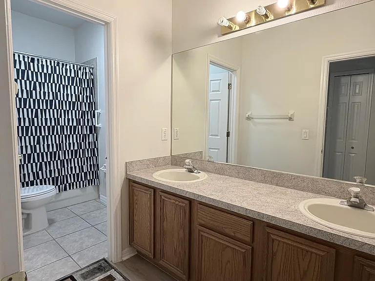2413 Prairie View Dr — Photo 38