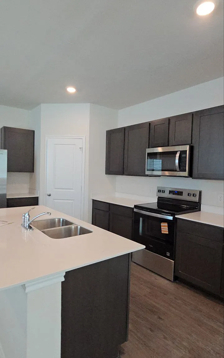 307 Clematis St — Photo 2