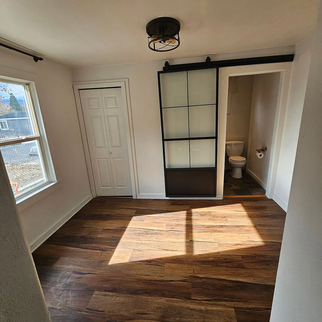 Building Photo - 355 S Wells Ave #1/2