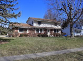 950 Champagne Dr, Marion, OH