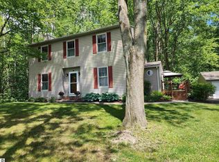 3400 N Sturgeon Rd, Midland, MI 48642