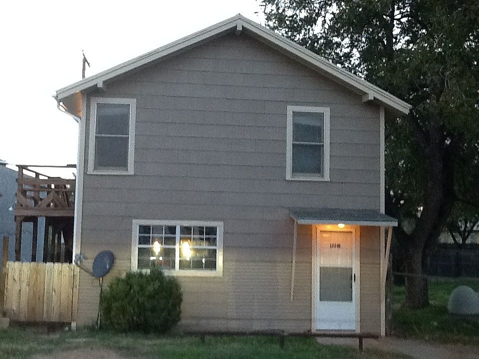 1st image of 1221 Hickory St #B