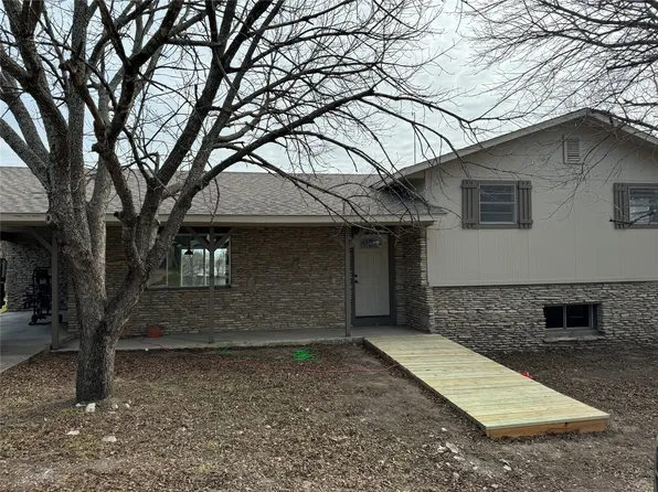 111 W Lamar St, Hico, TX 76457