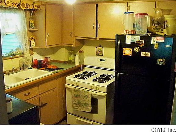 4th image of 133 Clinton Ave