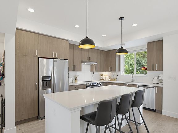 3rd image of 34230 Elmwood Dr #38