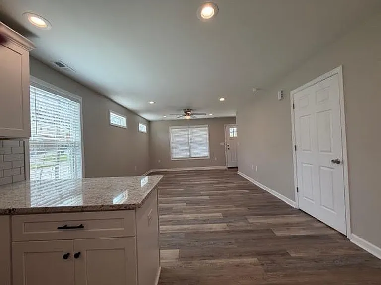 703 Bibb St NE — Photo 12