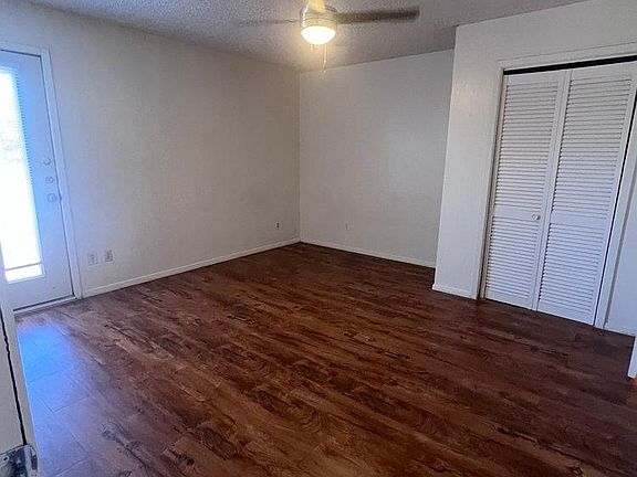 4th image of 1226 N Lbj Dr APT 4