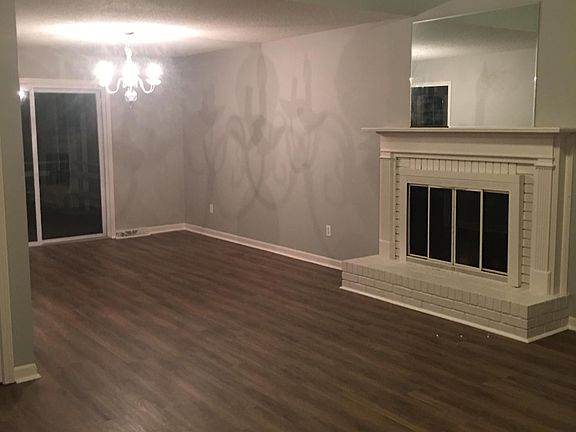 Living room / dining room