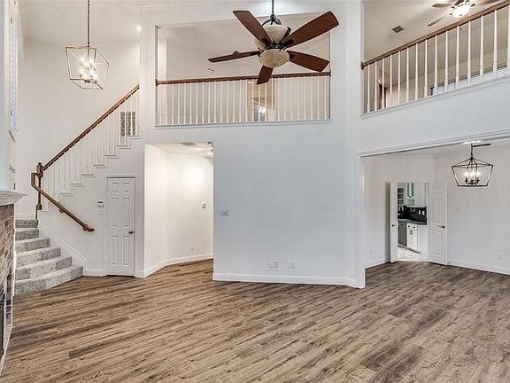 3rd image of 1520 Lodengreen Ct