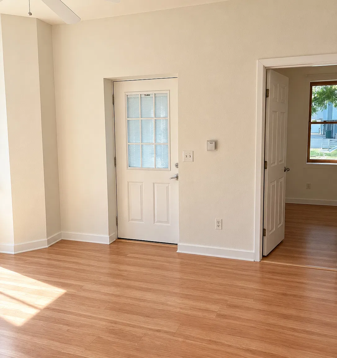2 bed, 964 sqft, $2,700 — Photo 4