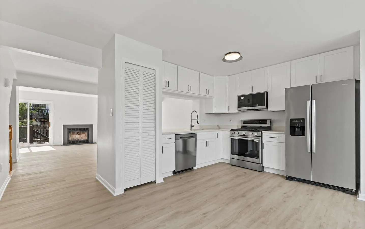 3 bed, 1521 sqft, $2,900 — Photo 4