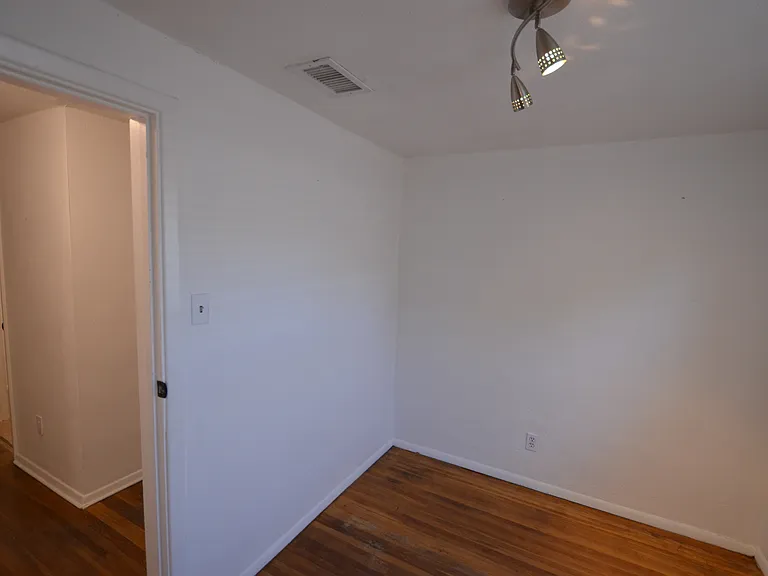 303 Villeros St — Photo 37