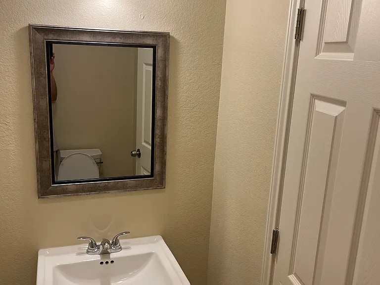1/2 Bath
