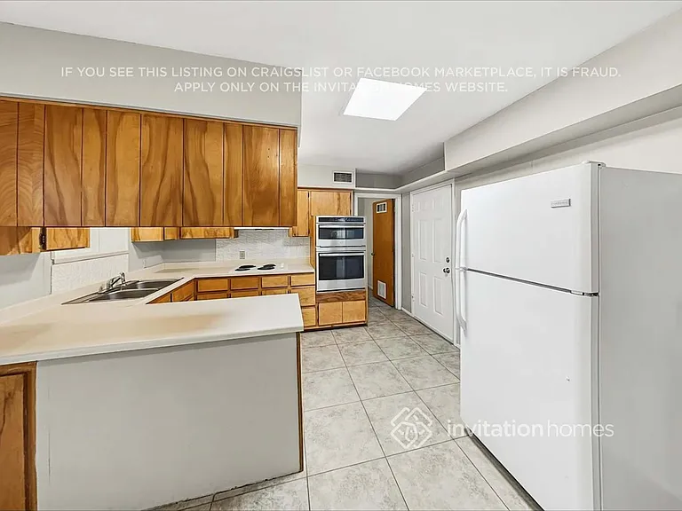 12801 N 112th Ave — Photo 9