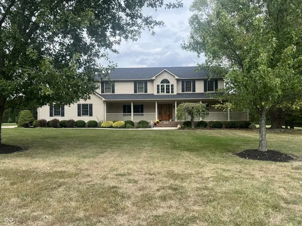 13010 E Otter Creek Ln, Columbus, IN 47203