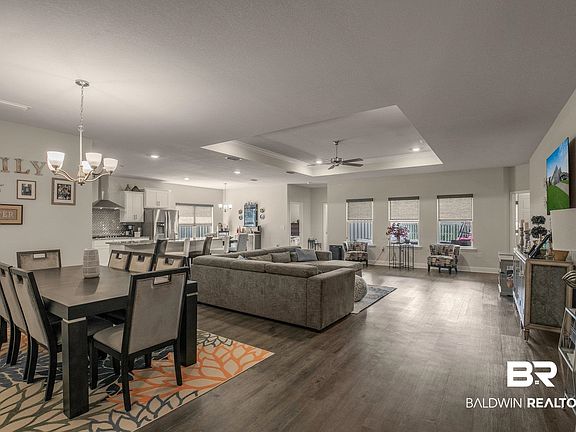 4th image of 9178 Diamante Blvd