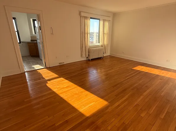 (undisclosed Address), Pt Chester, NY 10573