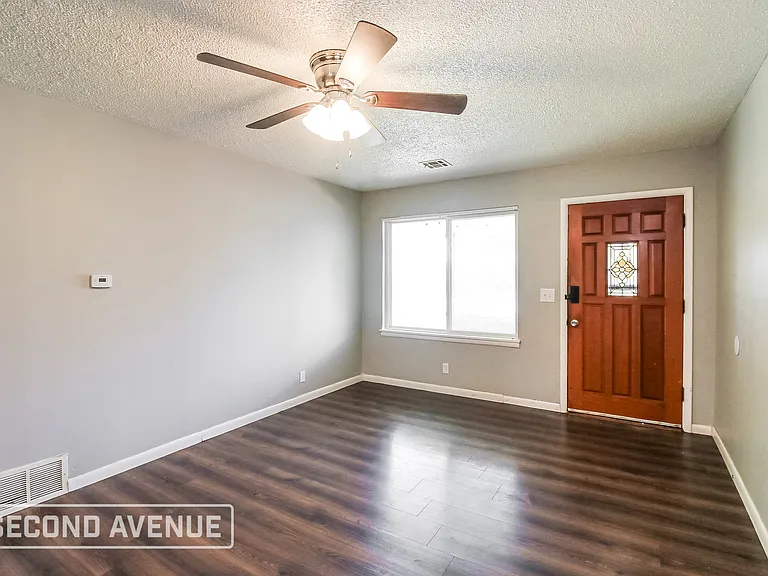 2517 SW 60th St — Photo 3