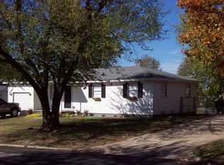 121 W 32nd St S, Sand Springs, OK 74063