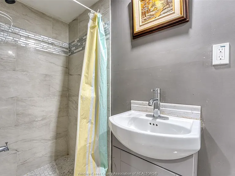 2309 Alexis Rd — Photo 35