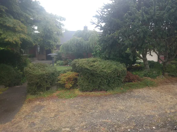 12747 8th Ave NW, Seattle, WA 98177