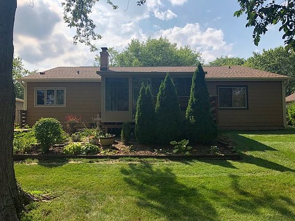 2nd image of 1115 N Thackeray Dr