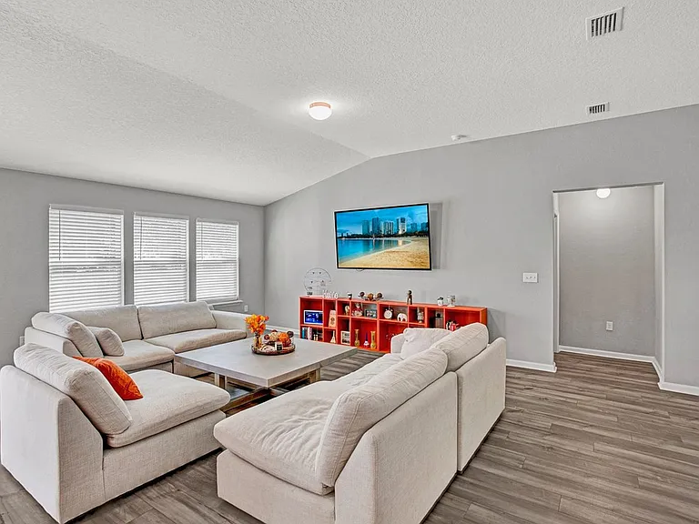 8272 Victory Crossing Blvd — Photo 3