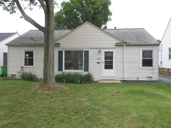 1327 Genesee Ave, Mayfield Heights, OH 44124