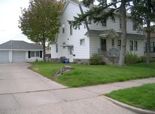 750 E 4th St, Winona, MN 55987