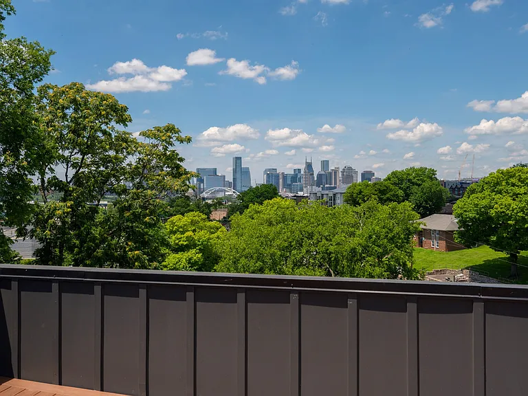 1005 Glenview Dr — Photo 50
